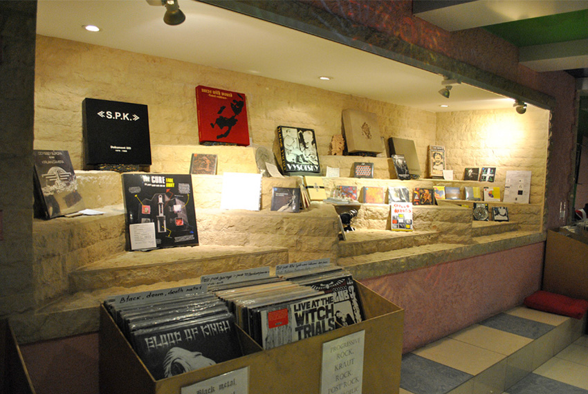 Интерьер магазина Totem Records